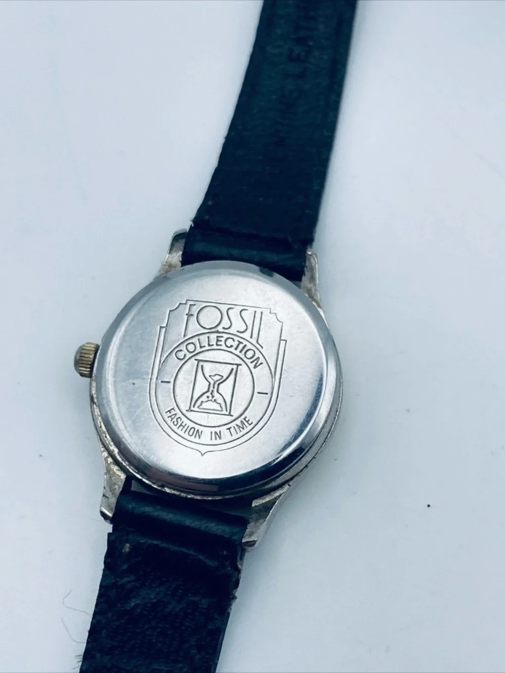 Vintage Fossil 1985 Moon Phase Calendar Watch Gold Case Leather Band Rare